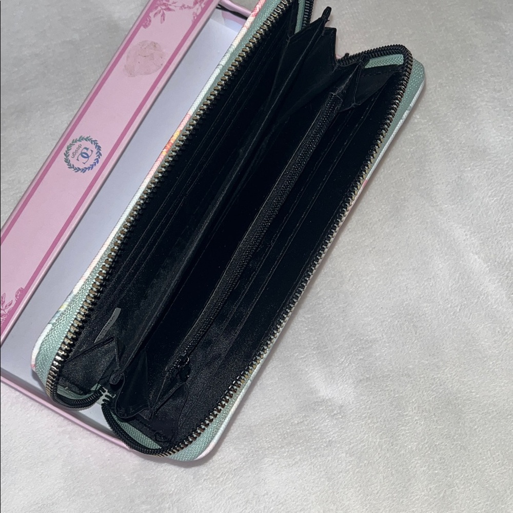 Floral Wallet with Pink and Green Design - Picture 2 of 4